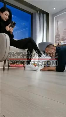 【梓S】跪舔脏鞋臭棉袜/碾压踩狗头/骑狗脖/喂口水/【双视角版】 bf40120