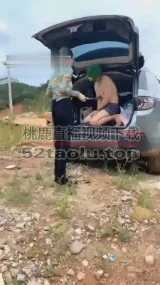 【弯弯小阿姨】荒地羞辱双M绿毛怪 G-210704-47