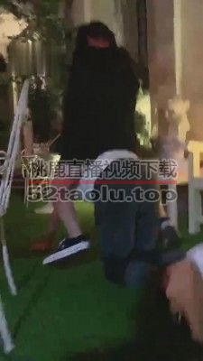 【雪莉】户外小花园羞辱双奴 bf4238