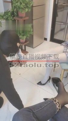 【黑桃】黑白丝双女王调丝袜狗儿子 bf4458