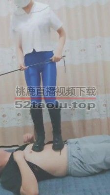 【菠萝菠萝蜜】踩踏恋足耳光鞭打 bf6453