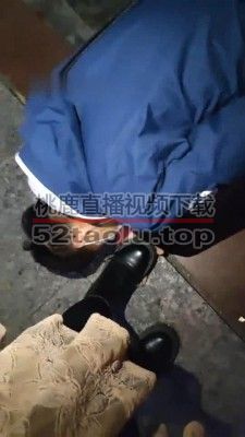 【梵高】成功三个美女路人踩踏 bf9041