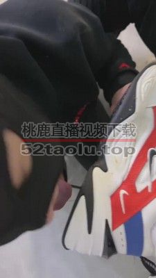 【黛黛S】喂狗吃真狗粮/踩踏喂食 bf8570