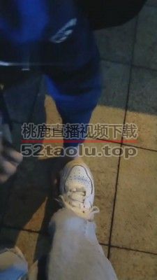 【梵高】真实-成功2个美女路人舔鞋闻脚 bf11224