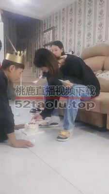 【雪儿】双S脚踩蛋糕喂寿星狗 bf11456