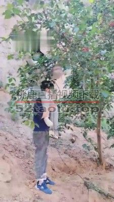 【君舞女王】野外让狗奴伺候【上】 bf12015