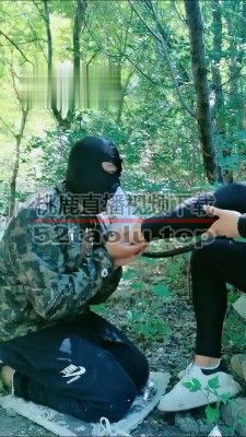 【Alice】御姐户外遛狗虐恋足狗 bf12900