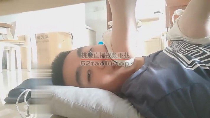 【雷大哥】素人学生无意识踩 bf13673