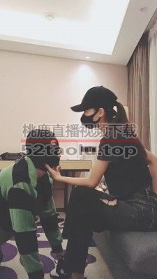 【美娜】御姐运动鞋超臭白袜辱狗 bf20360