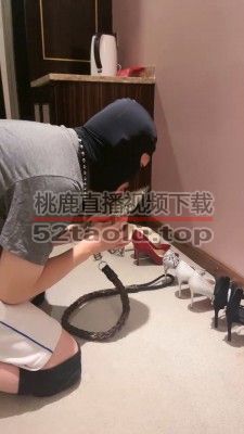 【星期六】偷舔姐姐的鞋子被发现 bf20598