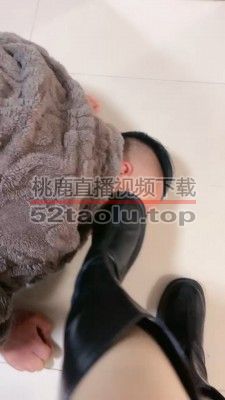 【惜沫】诱导继父舔逛街后的鞋袜脚 bf21249