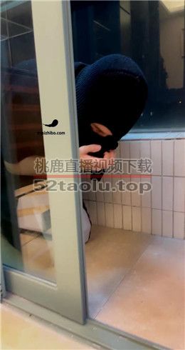 【Fiona菲菲】偷闻袜子被空姐教训 bf21469