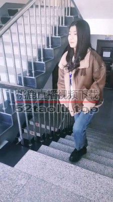 【吴迪】素人短靴脚踩喂食 bf22717