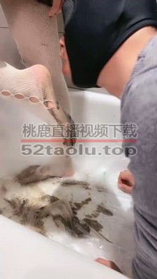 【小劳拉】白丝脚喂食 呕吐物 口水圣水 bf23380