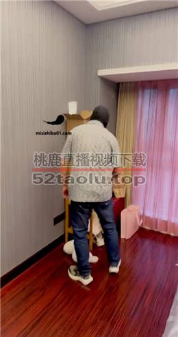 【KKS】猥琐男邻居来偷闻丝袜 JS23021301