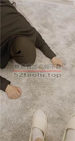 【囡囡S】吃炸鸡调教贱狗  JS23030110