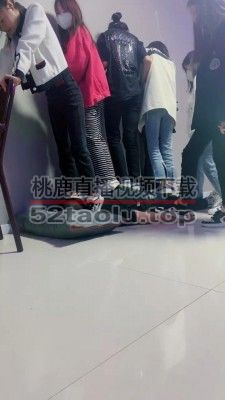 【精神小妹】6S素人学生-全体重踩踏-运动鞋+棉袜 bf26040