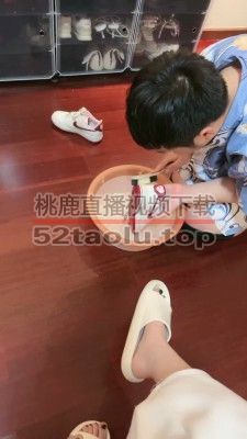 【桃幼幼】家奴刷鞋舔鞋-喝洗鞋水 bf26469