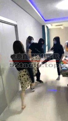 【精神小妹】5S素人学生主群殴-轮流爆踹踩踏/原味羞辱 bf28360