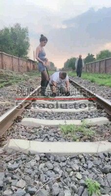 【领主老大】废弃铁道调偶遇路人/高跟全体重踩/骑马鞭打/咬胳膊 bf29474