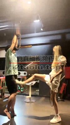【雯希】小白鞋白袜-吊绑踢踹/鞭打sp/踩踏喂食【完整版】 bf29854