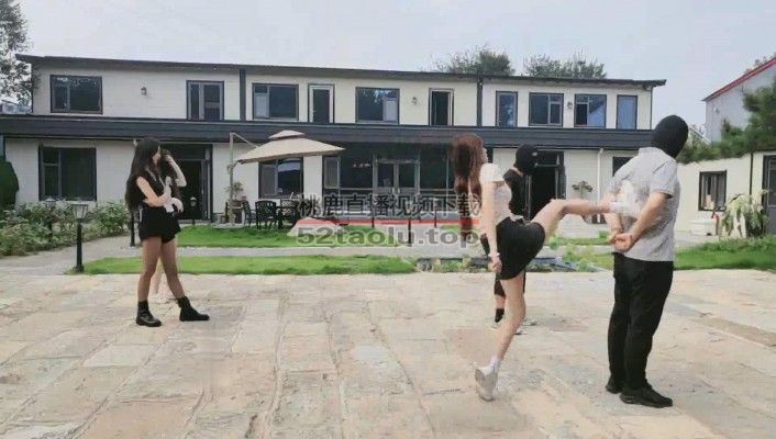 【沅芷大人】3S轮流飞踹狂踹双奴/全体重踩踏【双视角版】 bf32521