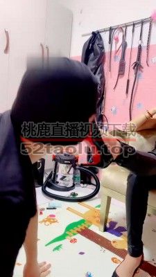 【蜜糖情侣】高跟踩狗爪/舔地板浓痰 bf32731