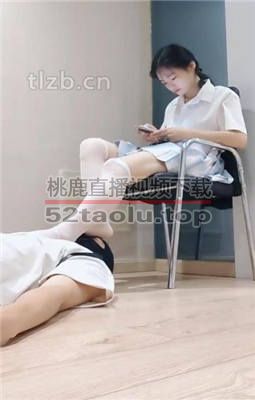 【汀兰大人】洛丽塔S白丝诱惑男友做地毯狗 JS23102110