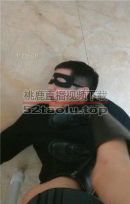 【文文文】桌底视角-脏鞋跪舔伺候主人-踩踏碾压【三视角版】JS23102815