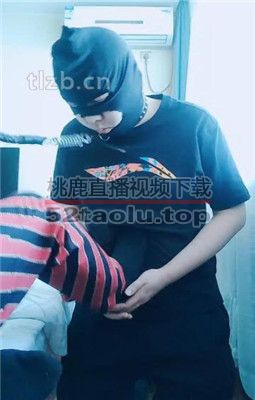 【伯爵】车站后车不忘玩狗 bf34664