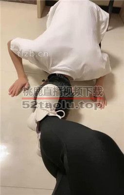 【魅儿】奶狗跪舔短靴臭粉棉袜裸足 JS23102902