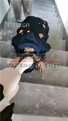 【爱可呀】学姐天台伺候校花和我 bf35797