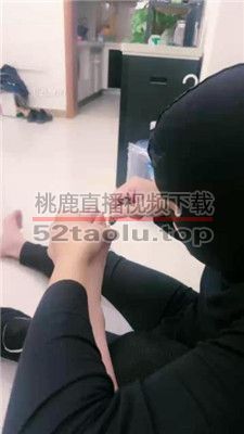 【宸宸】家奴跪舔裸足伺候 JS231201-1