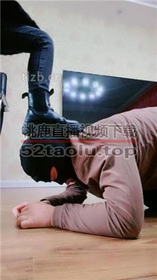 【梦凡】脏靴子踩狗地毯 JS240106-12