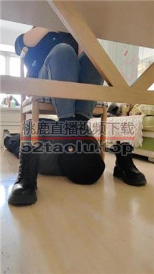 【樱樱】桌底视角-近距离-玩虐贱奴【上】 JS2402013-8