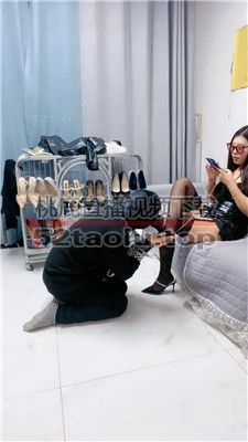 【伊兮夫妻】奖励圣水/骑马转胯/迷恋黑丝/舔腋下 JS240223-8