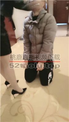 【莉轩】狗儿子迷恋我的肉丝jio JS240302-6