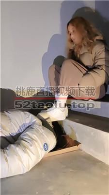 【樱樱】混血留学生-户外楼道虐母畜 bf39091