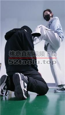 【陈莹斯】车库调-抓到偷窥狗-踩狗爪/清理脏鞋底/鞋喂酸奶/转胯 bf39158