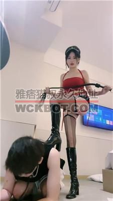 【司宁青】百万网红当狗-重度鞭打骑马/腿绞窒息虐乳踩踏/闻舔腋下bf40146