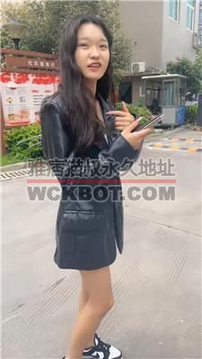 【素人挖掘机】户外开发路人S-抽耳光/踩踏/闻白袜/转胯 bf40350