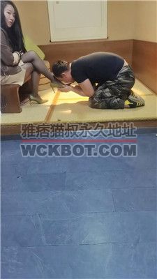 【西北傻子】茶室女老板S-跪舔黑丝高跟 JS240424-17