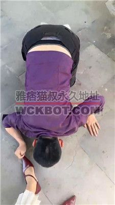 【辣姐】公园公开处刑猥琐继父 JS240513-19