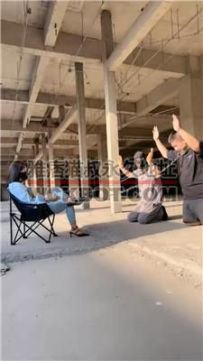 【辣姐】户外工地-父子狗磕头求虐/骑马骑脖/舔超脏鞋底/虐狗舌 bf41663