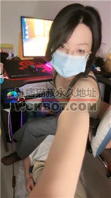 【成都lisa】长时间-电竞女神无意识踩贱奴 JS240618-5