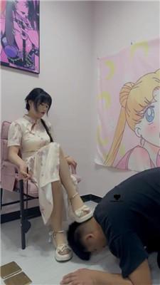 【六六】跪舔脏鞋/抽耳光/骑马鞭打/全体重踩踏/坐脸 bf43046