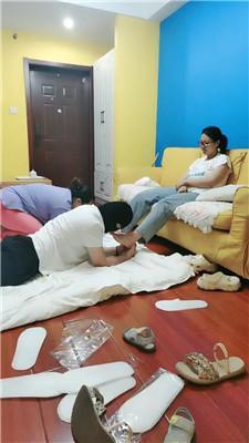 【雯雯可劲吃】素人高中生S-踩虐情侣奴【完整版】 JS240728-30