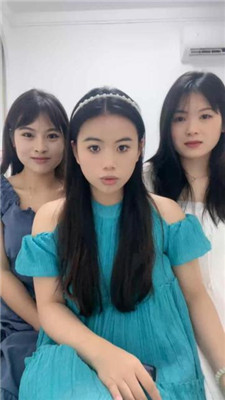 【伊诺sS】带俩个素人闺蜜盯蛇ru JS240808-37