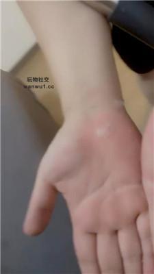 【梦梦老师】奖励家务奴受虐机会 JS240818-13