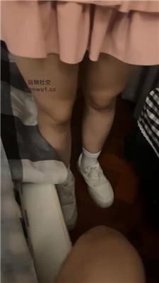 【狗哥】小白鞋白袜全体重踩踏/窒息 bf43987